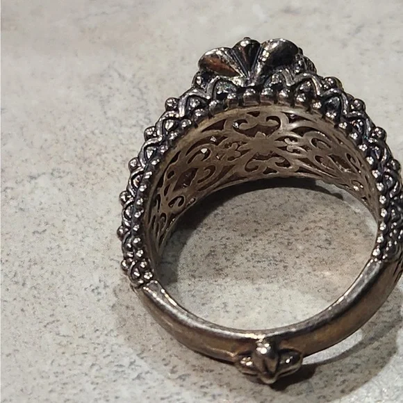 Barbara Bixby Solid
Sterling Silver 18K Gold
Amethyst Topaz Flower
Ring size 10 - Picture 8 of 10